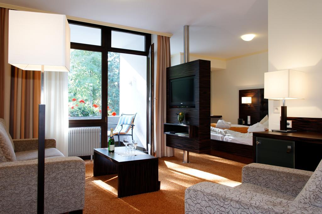 Hotel Hirschen Глоттерталь Экстерьер фото
