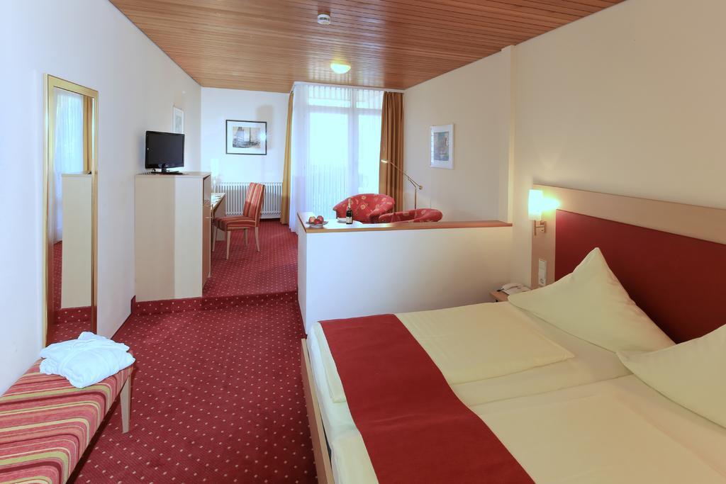 Hotel Hirschen Глоттерталь Экстерьер фото